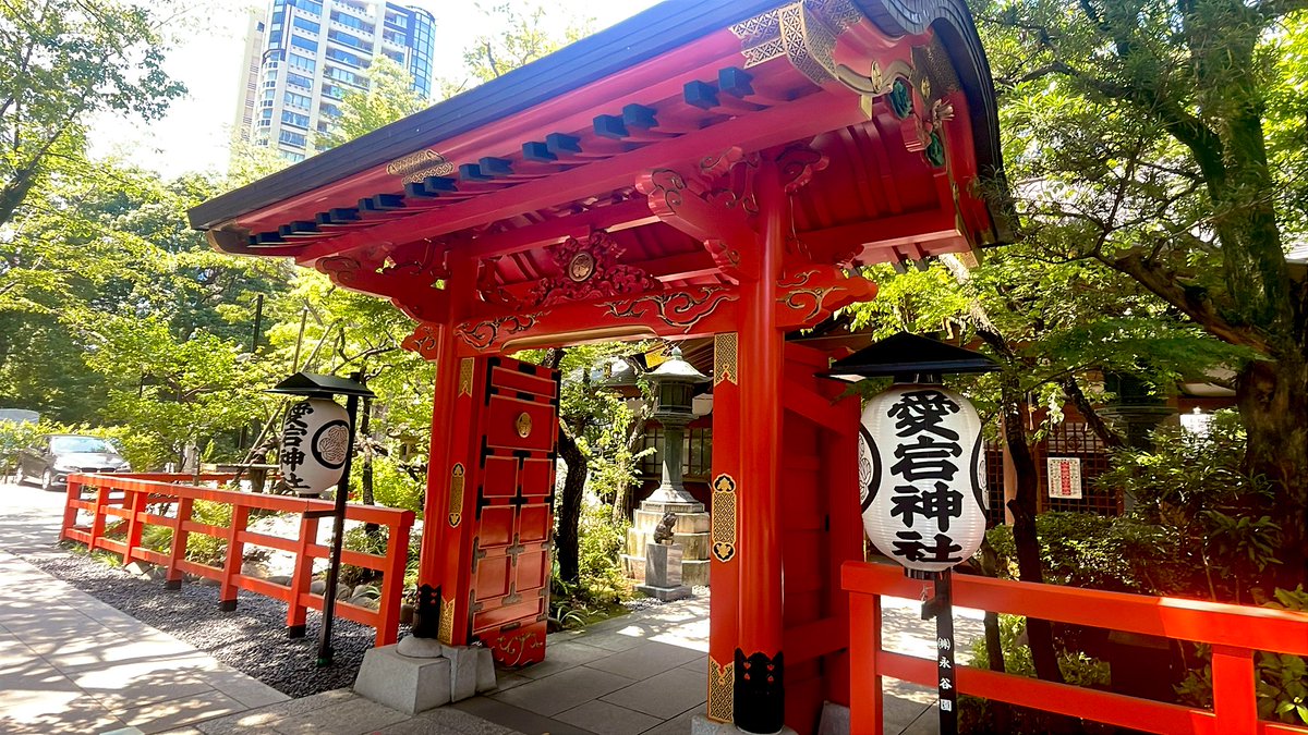 maorabi's tweet photo. 今日は一粒万倍日、天赦日、大安が重なる2025年に1回しかない最強開運日らしいから、暑いから午前中のうちに。
これから心機一転するから、何事も上手くいくようお礼参りも込めて行ってきたよ⛩️
烏森神社と何回もお世話になってる愛宕神社🐦‍⬛ https://t.co/YQy2hnbSfO