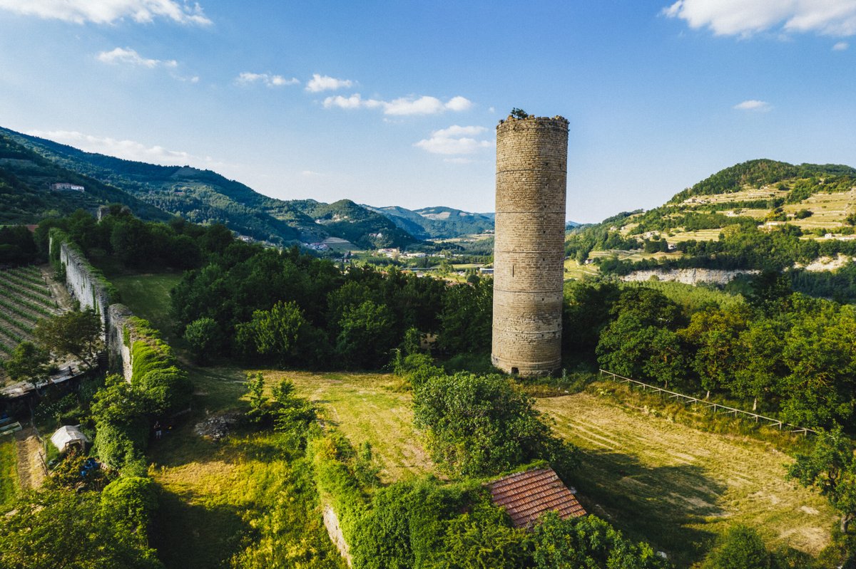 EdoardoArpaia's tweet photo. Dal 16 al 31 agosto 2025 torna la Fiera nazionale della Nocciola di Cortemilia e la capitale dell’Alta Langa festeggia la Tonda Gentile con vari eventi.
https://t.co/7rGpfOM9mB

@CCortemilia @regionepiemonte #altalanga #fieranocciolacortemilia #cortemilia #nocciola #piemonte https://t.co/gNIZG59nUM