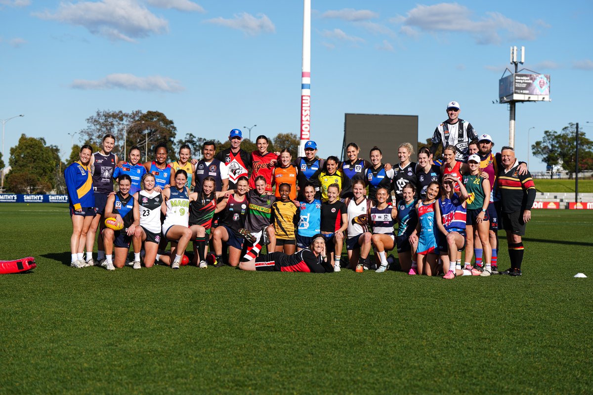 The girls pulled out their junior club jumpers for captain's run today 😍