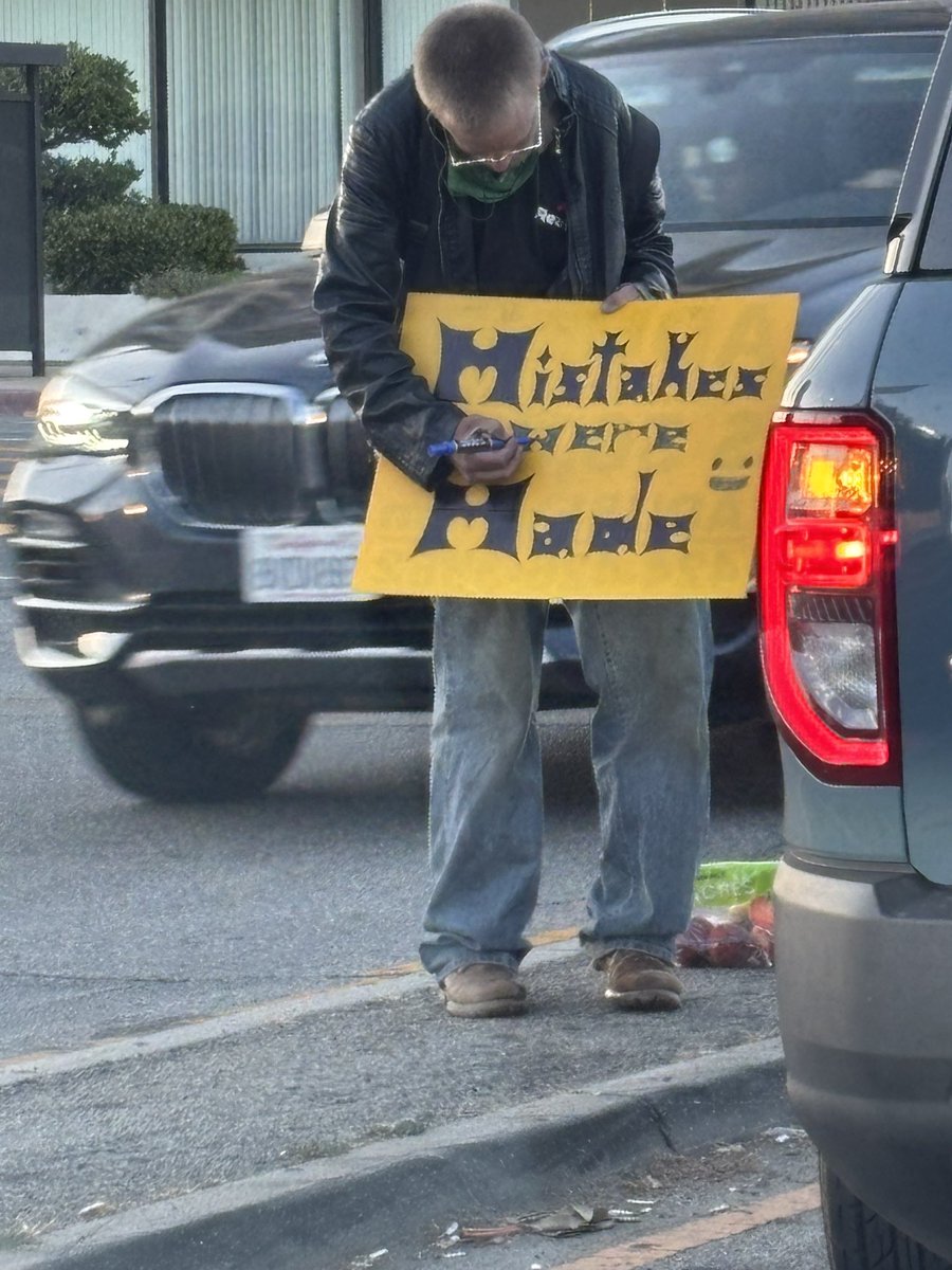 DanielleLangWa's tweet image. I bet this guy makes BANK. 
#MistakesWereMade