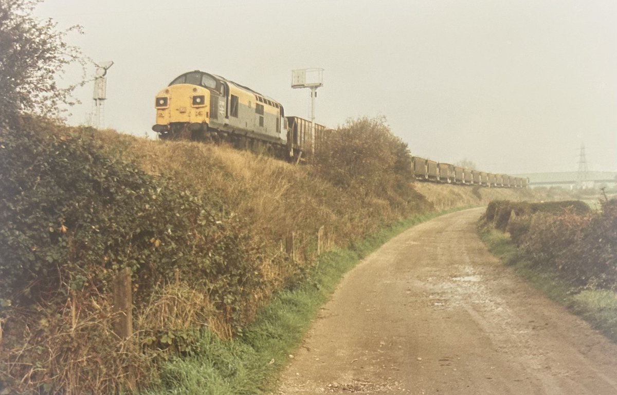 Shawn Collier (@leicrailale170) on Twitter photo #TractorThursday 37097 approaches Trent South Junction with Doncaster - Mountsorrel Sidings empties 31.10.95 #TractorThursday 37097 approaches Trent South Junction with Doncaster - Mountsorrel Sidings empties 31.10.95