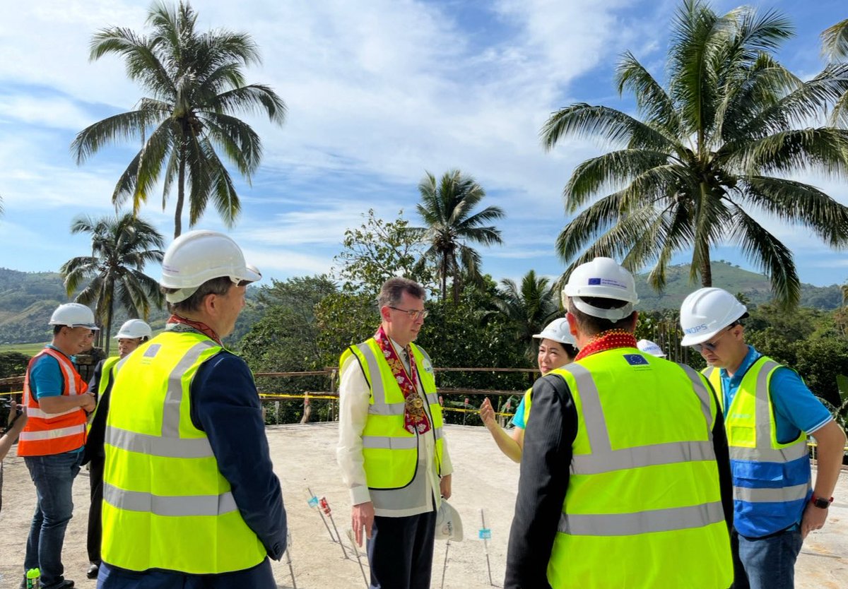 Excited to learn from community members in Upi, Maguindanao del Norte, on how the School of Living Tradition, supported by the 🇪🇺 can impact their everyday life and support the preservation of indigenous identity and culture!
