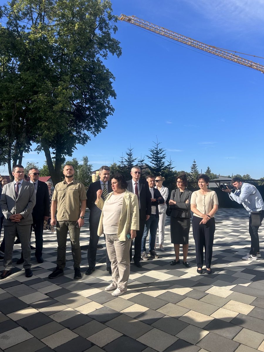 IngaTolockiene's tweet image. Yesterday started early with a visit to Borodyanka to meet 🇺🇦 ambassadors who toured one of 🇱🇹's first reconstruction projects — a multifunctional school for the community. #Borodyanka is where it all began for us in 2022, and I’m proud of our strong partnership in recovery.