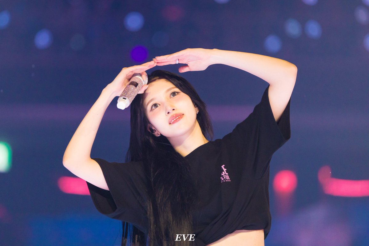 TWICE_EVE's tweet image. 250719 HQ
#TWICE #ํธ์์ด์ค #MINA #๋ฏธ๋ #ใใ