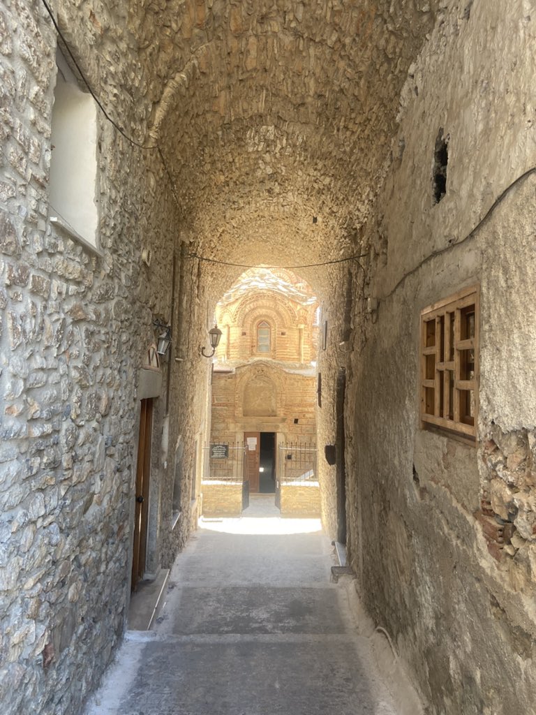 OrientBraces's tweet image. So hot even the church in Pyrgi is shutting early. 🥵 #Chios