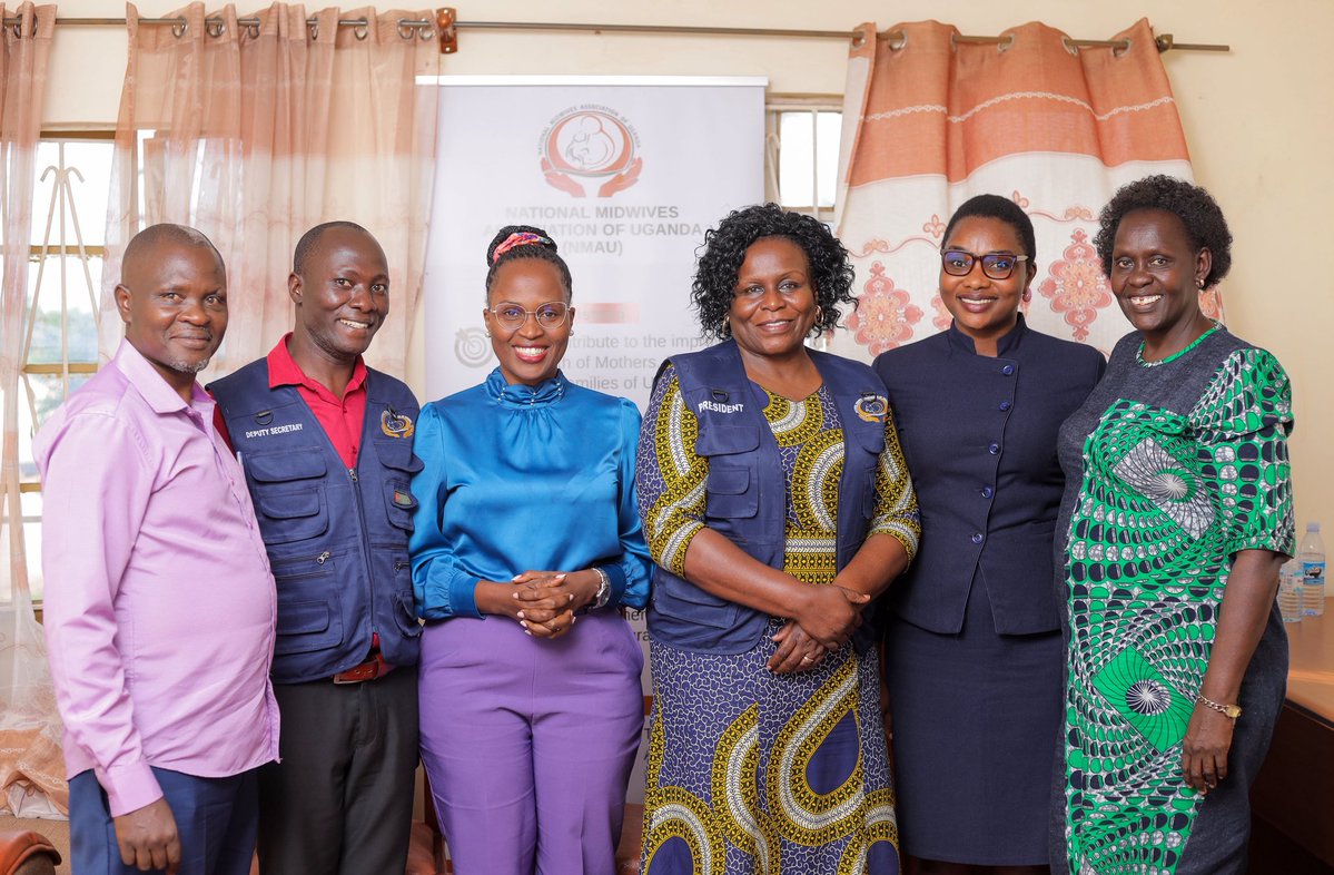 Joselynejojo2's tweet image. The National Executive Council and Advisory Board @NatMidwivesAsUg
yesterday held an in-depth discussion on our Resource Mobilization Plan, a strategic framework designed to drive sustainability, growth, and greater impact for midwives, maternal and Newborn Health across the…
