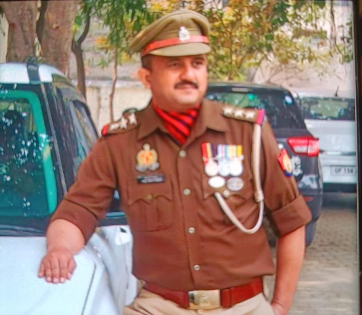 gyanu999's tweet image. #गाजियाबाद 

कमिश्नरेट में क्राइम ब्रांच के  अब्दुल रहमान सिद्दीकी को पुलिस आयुक्त जे रविंदर गौड ने किया सस्पेंड, 
चर्चित छांगुर धर्मांतरण गैंग से मिलीभगत का आरोप ।
मेरठ से 2019 में गायब हुई लड़की के धर्मांतरण के मामले में शिकायत करने पर लड़की के परिजनों को धमकाने और चुप रहने की…