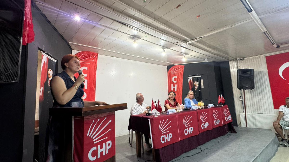 "Maden Yasası ve Zeytinliklerin Geleceği" Panelimizi Dikili’de gerçekleştirdik.
Bu yasa yalnızca zeytinliklerimizi değil, bir ülkenin geleceğini, ekmeğini, havasını ve suyunu tehdit ediyor.
Zeytin, bu toprakların kültürüdür, geçimidir, yaşam kaynağıdır. Maden Yasası'nın kabulüyle