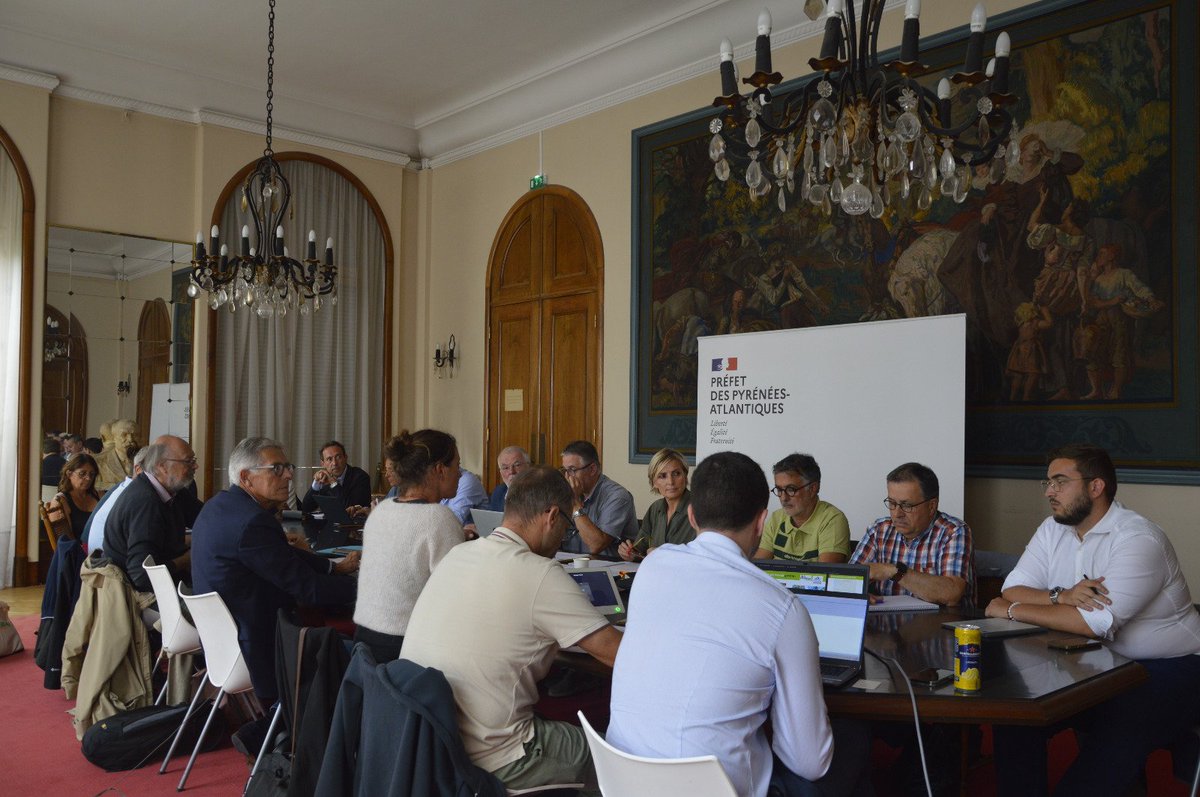 Prefet64's tweet image. 🌲 Forêt | Lancement d’un groupe de travail en faveur de la biomasse
👥 Présidé par la secrétaire générale adjointe, ce groupe est piloté par l’Office national des forêts et l’entreprise Alliance Forêt Bois.
🎯 Objectif : définir des actions concrètes et rapides pour…