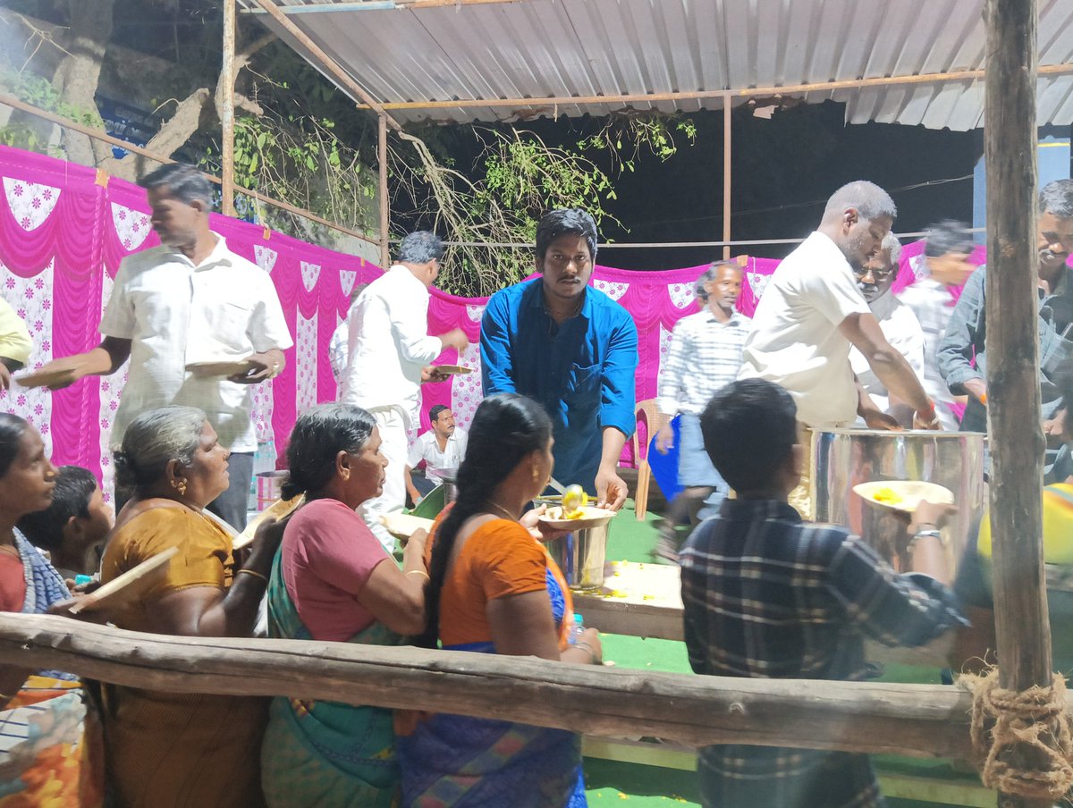 vvigneshh20's tweet photo. Food offering in kapangkulam Cuddalore district on govt school arch opening ceremony on 28/03/2025. https://t.co/OADGq9IoXq