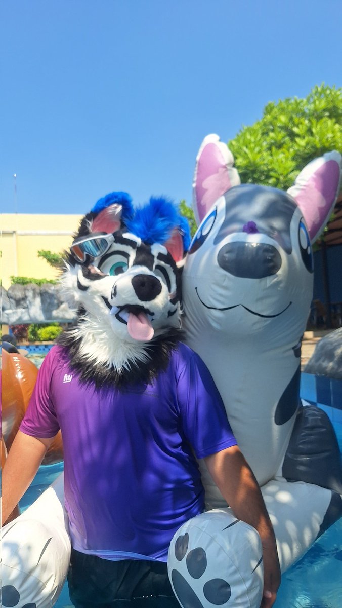 Ickx_Husky's tweet image. Went to a local water park with @REORENADE had a ton of fun