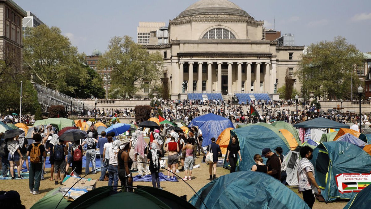 mariocstrv's tweet image. 🎓🇺🇸 Columbia se doblega ante Trump y acepta pagar 200 millones de dólares al gobierno para resolver sus demandas pendientes y restablecer su capacidad para recibir financiación federal en el futuro.