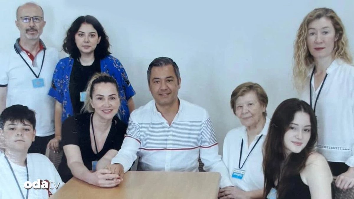Murat Ongun’un ailesiyle fotoğrafı. 

(Oda TV)