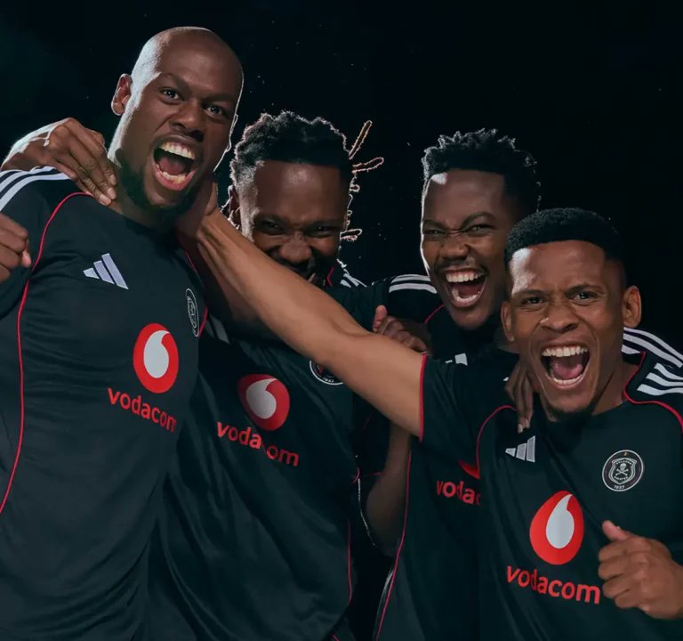 GugulethuBranch's tweet image. ๐ ๐ก๐๐ช ๐๐๐ง.
๐ 2025/26 Home Jersey.
๐ฒ R1,299 (piratesshop.co.za)
โ๏ธ Rate out of 10.
๐ดโโ ๏ธ #UpTheBucs | #OnceAlways โซ๏ธโช๏ธ๐ดโญ
