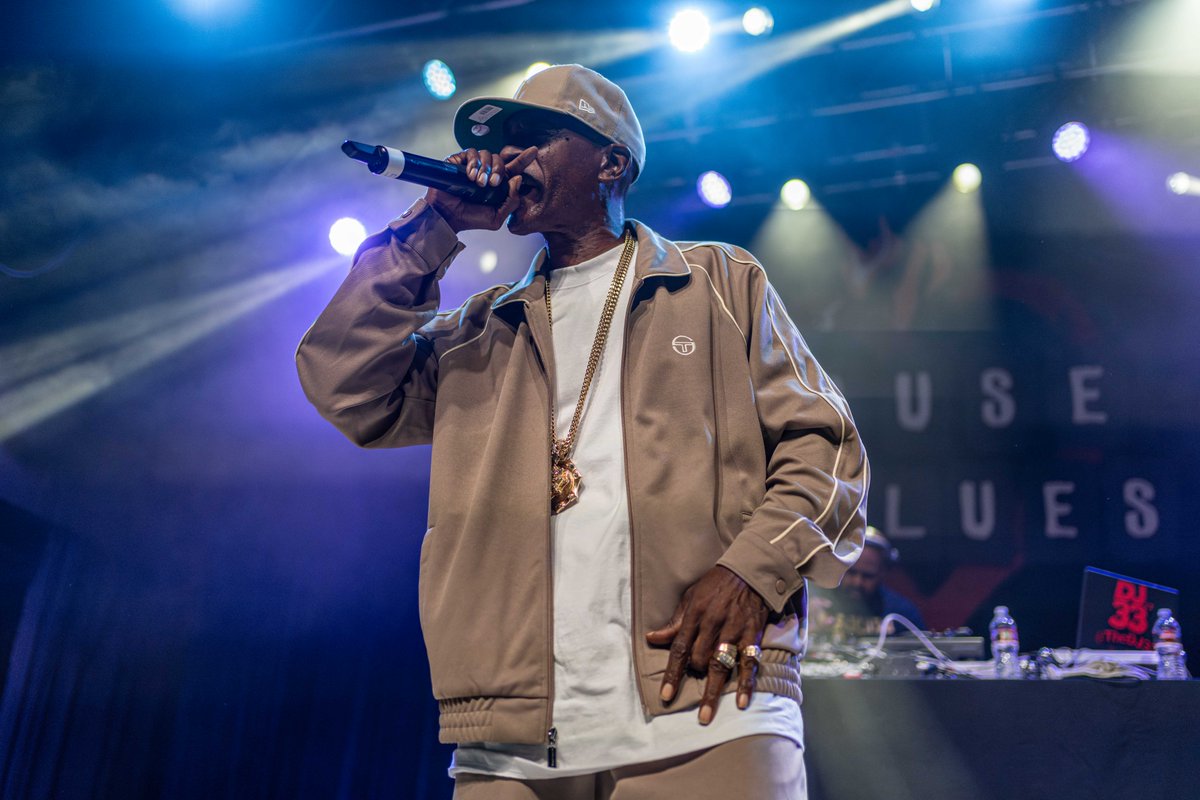 HOBSanDiego's tweet image. RECAP! July 22nd
Rakim w/ Coyote
📸: Charlie Cisneros @Deadeye.Charlie on IG
Download the full album with more fan photos here: livemu.sc/40yG64o