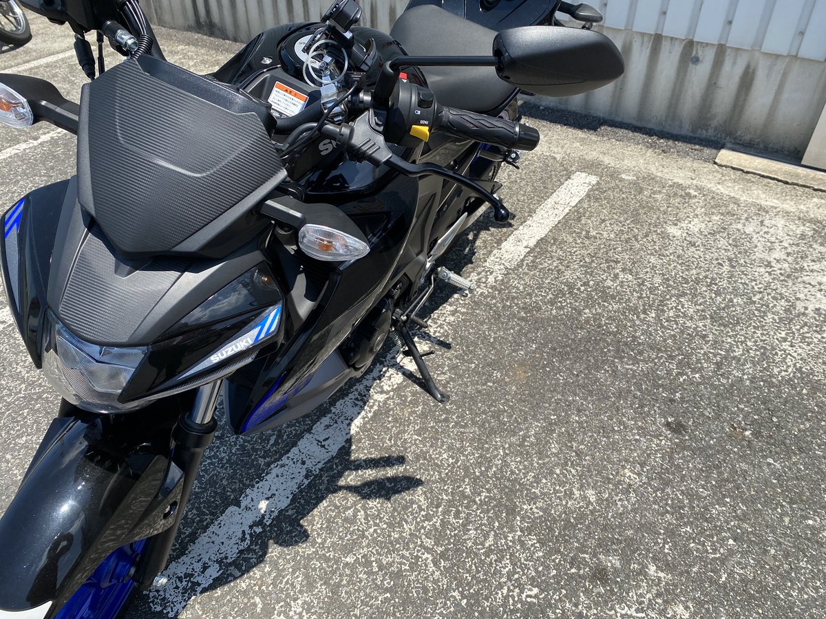 午前中はレッドバロンへ✨
6ヶ月点検🏍️
午後は車のドラレコ取り付けに、車屋さんへ🚗