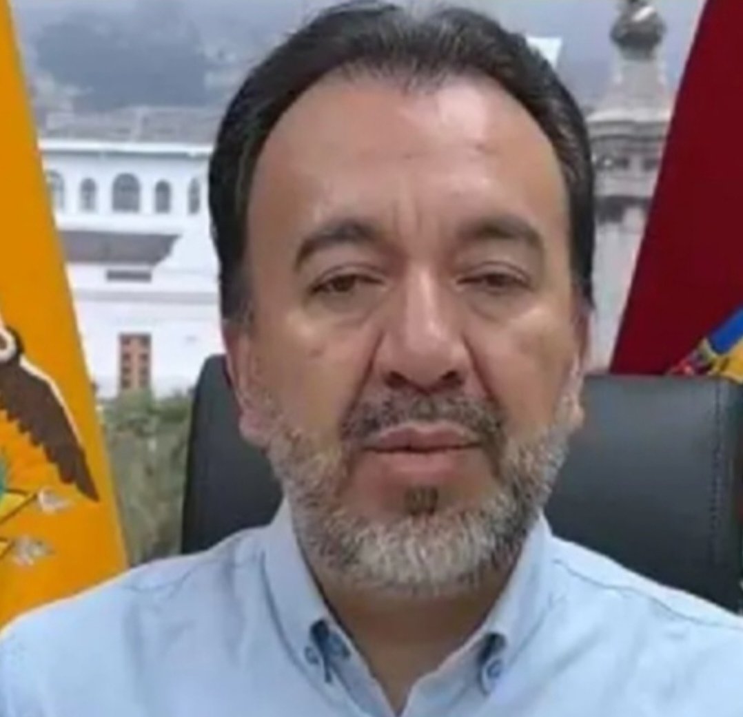 diosav79's tweet image. Guayaquil tiene que aguantar un Alcalde traficante de combustible y Quito un inepto socialista correista.
Las 2 ciudades más importantes de la ciudad se caen a pedazos. 

Por cierto, viendo la cara de ese comechochito, ¿Que probabilidades hay que no sea delincuente alguien así ?
