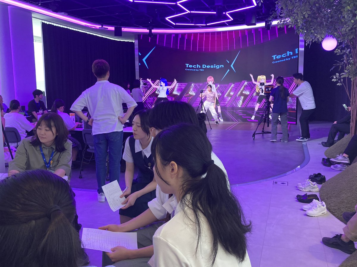 TBS_CSR's tweet photo. TBS夏休み職業体験2025スタートしました！

本日は未来技術（@tbs_TDL ）ブロックです🎥
ただいまリハーサル中・・・

#tbs #csr #夏休み #職業体験 https://t.co/H7j8SrYHGv
