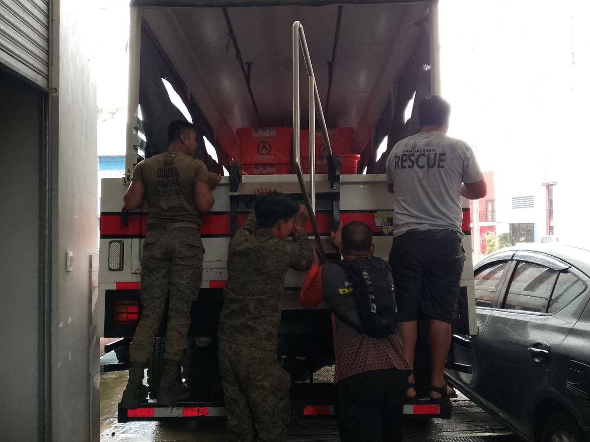 TeamAFP's tweet image. AFP CMO Troops Support Relief Efforts in Pangasinan
In support of ongoing humanitarian assistance and disaster response (HADR) operations, troops from the Philippine Army's 5th Civil Military Operations (CMO) Battalion assisted the Office of Civil Defense (OCD) Regional Office 1…