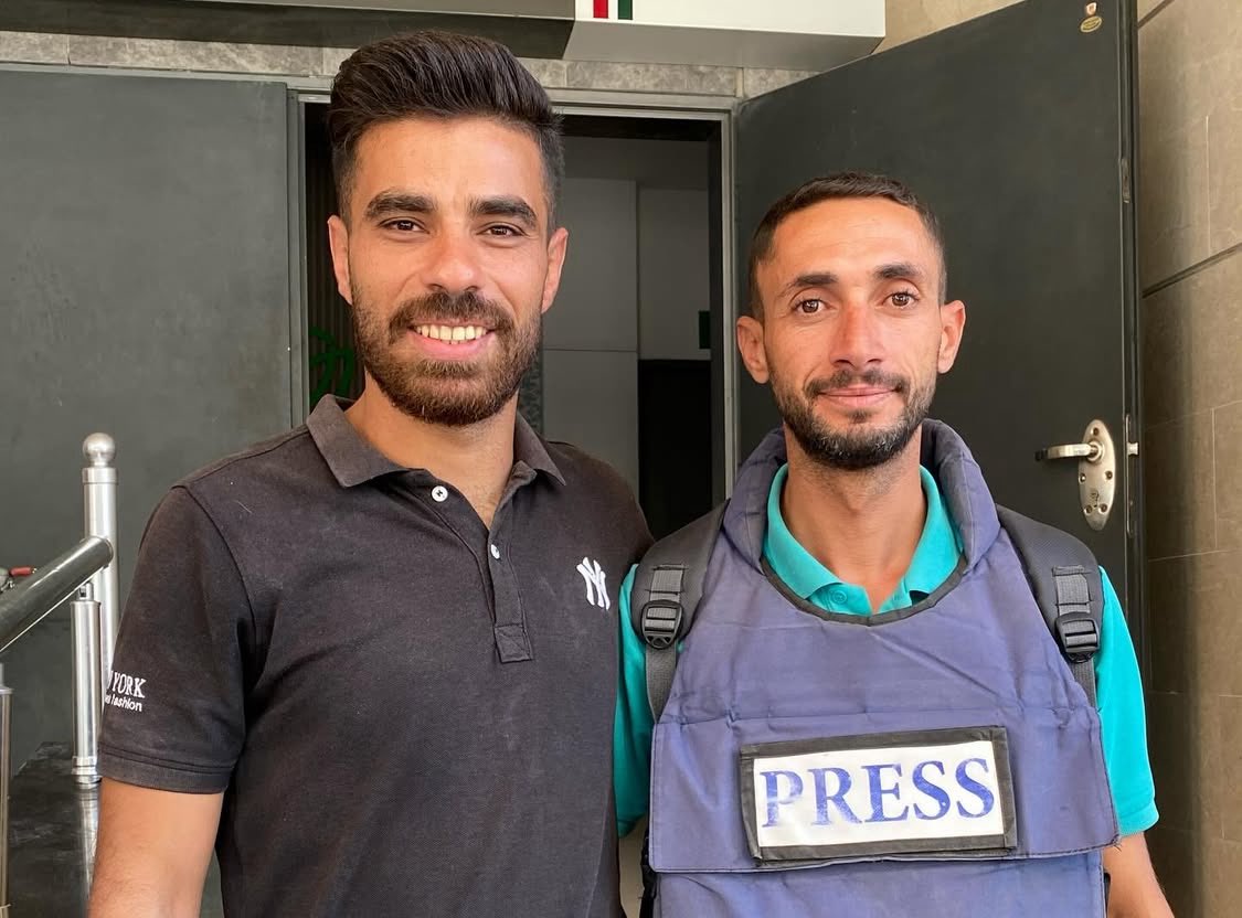 thaer_aabed_'s tweet image. Fellow journalist Talal Al-Orouqi, a direct Al Jazeera reporter, was injured in an Israeli bombing in Nuseirat in the central Gaza Strip.