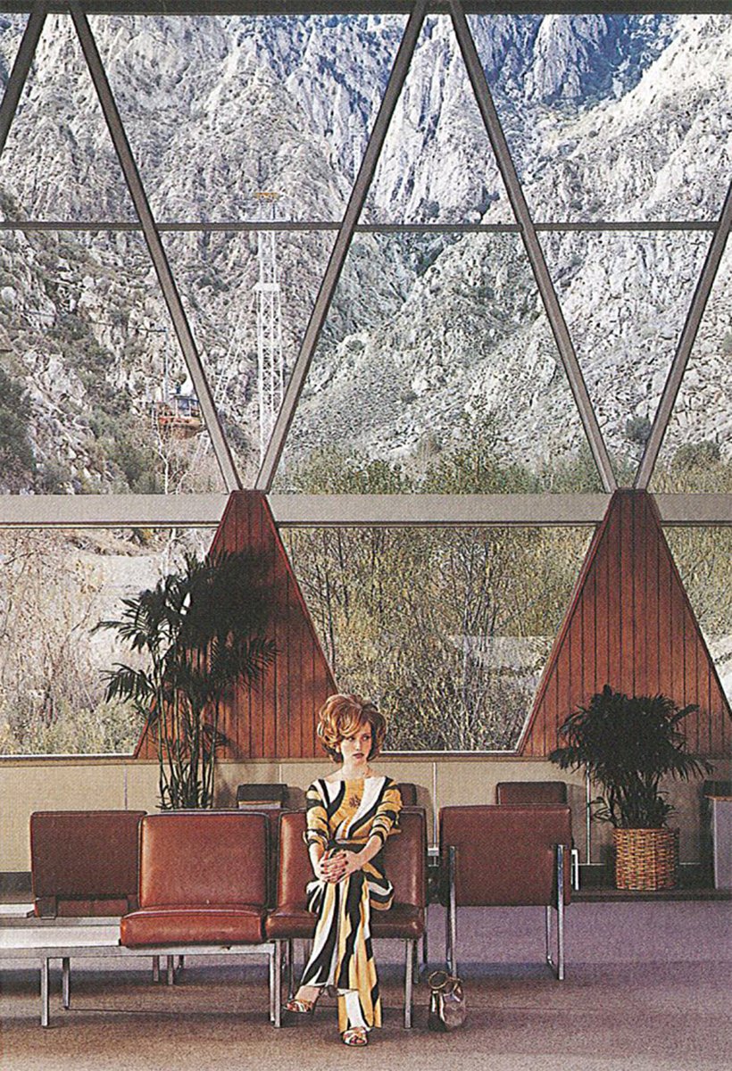 Monica_FdB's tweet image. ◾ Creo que me han dado plantón 
#ArquitecturayModa

Estación del Valle del tranvía aéreo | 1️⃣9️⃣6️⃣3️⃣ | Palm Springs | Albert Frey

#JuevesDeArquitectura #arquitectura #architecture #archilovers #diseño #design #Fashionista
