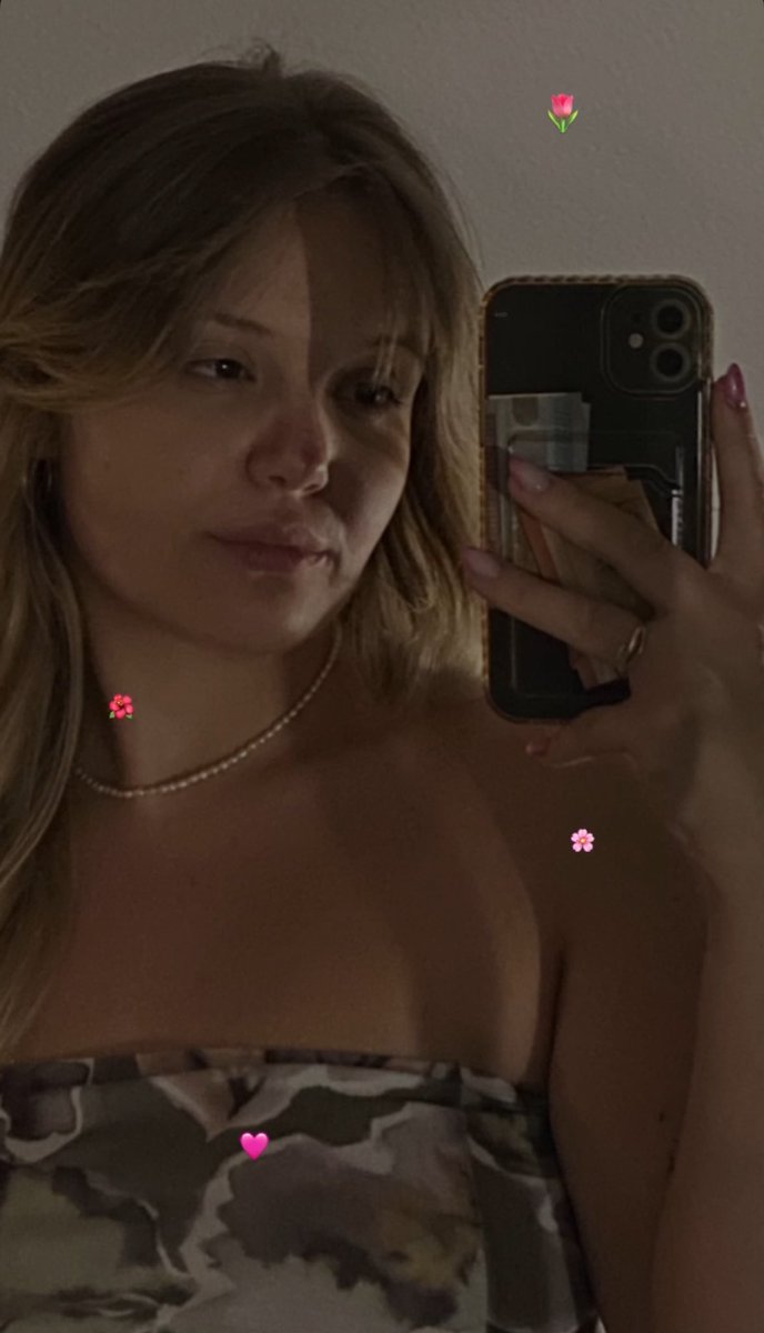 Guten Morgen loser, wird Zeit dass du Beta schön mein Konto voll machst 🍤😉

Seid für was anders eh nicht gut🫵🏻🤏🏼

Findom Geldherrin Geldsklave  cuckold sph loser Feetdom