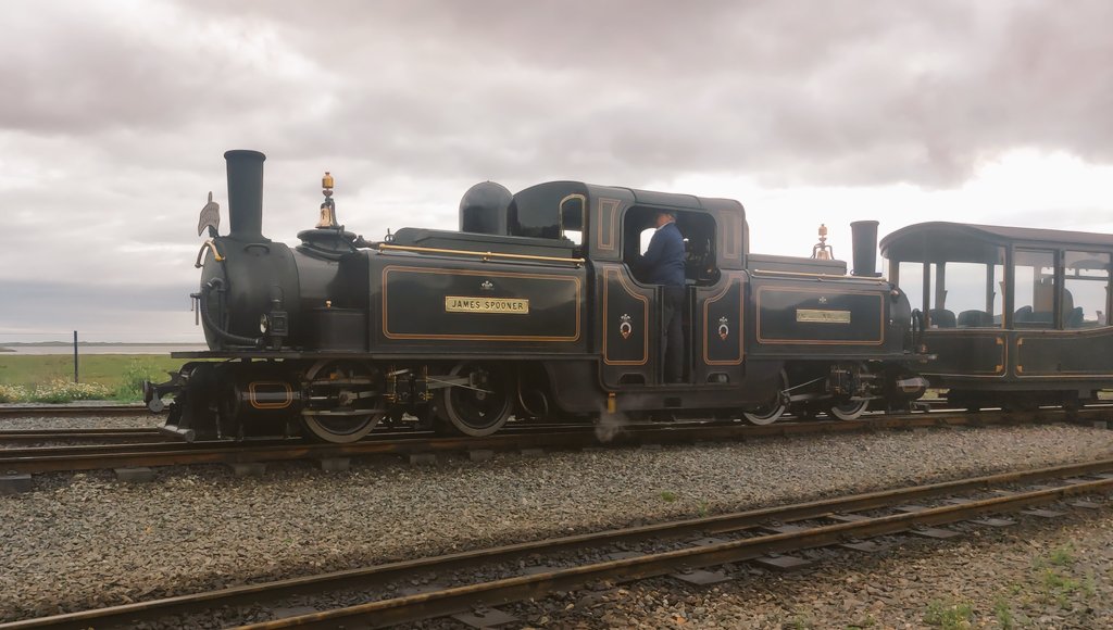 rhino_on_rails's tweet image. &apos;James Spooner&apos; returning the stock to the shed