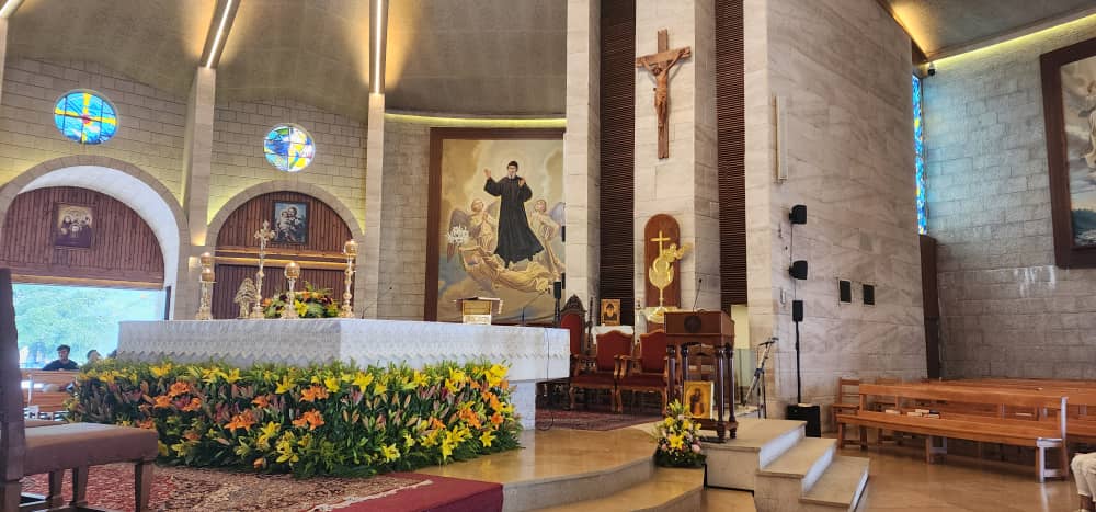 FriarEmma1's tweet image. Happy Feast Day of Saint Charbel (Joseph) Makhluf, a priest of the Lebanese Maronite Order: In his yearning and search for a life of austere solitude and higher perfection, he retired from the monastery of Annaya in Lebanon to a hermitage, where he served God day and night in the…