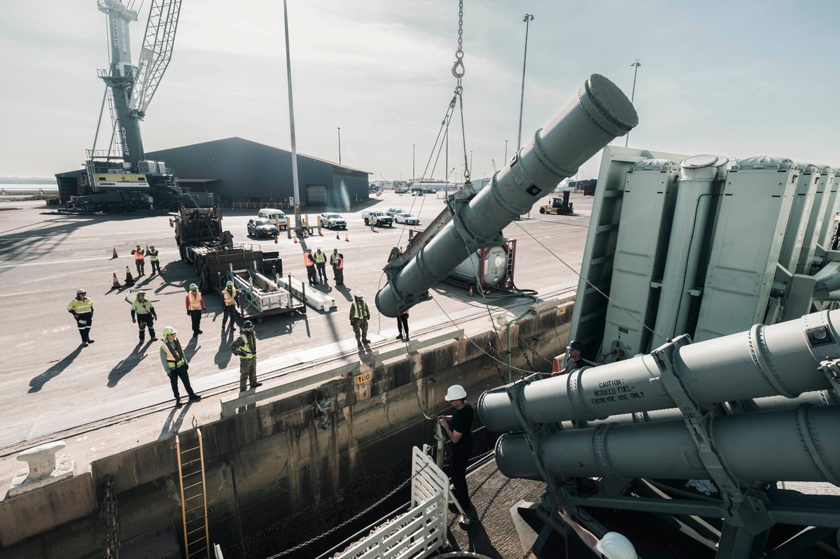 hqjoc's tweet image. During #TalismanSabre25 #YourADF and #RCN combined to rearm #HMCSVilledeQuebec with RGM-84 Harpoon Block II missiles from the Port of Darwin.
These rearmament activities took place before and after a live-fire missile shoot.
Read more at: defence.gov.au/news-events/re…