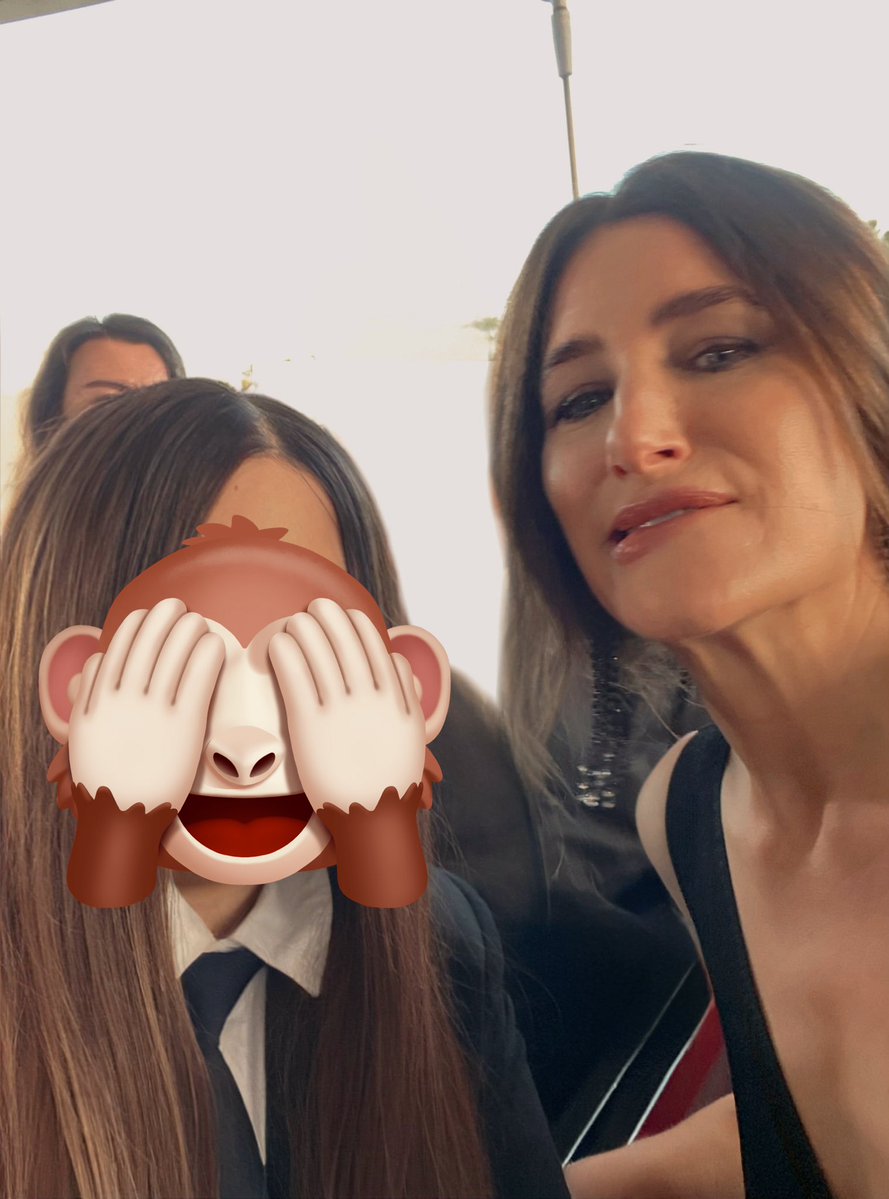 excusemehahn's tweet image. I had never posted this photo I took with kathryn 🤍 yes! she bit her lip!