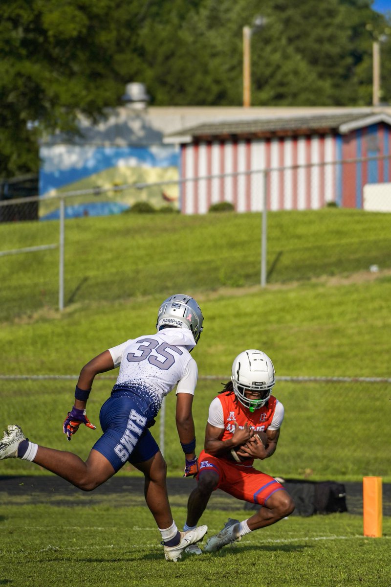 godchose23's tweet image. 7on7 season was fun, I’m very grateful for all the opportunities and super excited to do great this football season.💪🏾