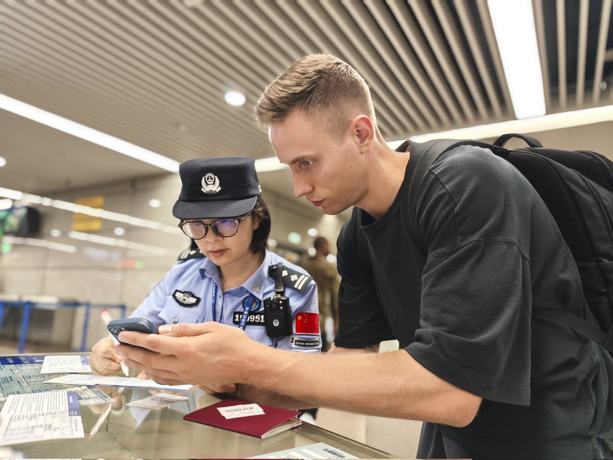 EDNewsChina's tweet photo. #CEIndex The number of visa-free entries into China in 2024 reached nearly 20.12 million, a 112.3 percent increase from the previous year. The total number of foreign entries into China in 2024 reached 32.54 million, which was 80.7 percent higher than the figure of 2023. https://t.co/zC62XuUbEU