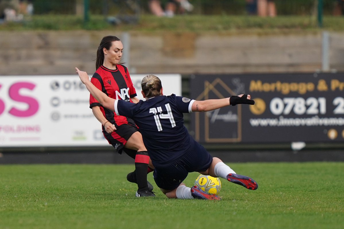 RoyWarner5's tweet image. A few images from yesterdays preseason friendly between @MandTWomenFC and @SouthendUtdLFC at @MaldonTiptreeFC