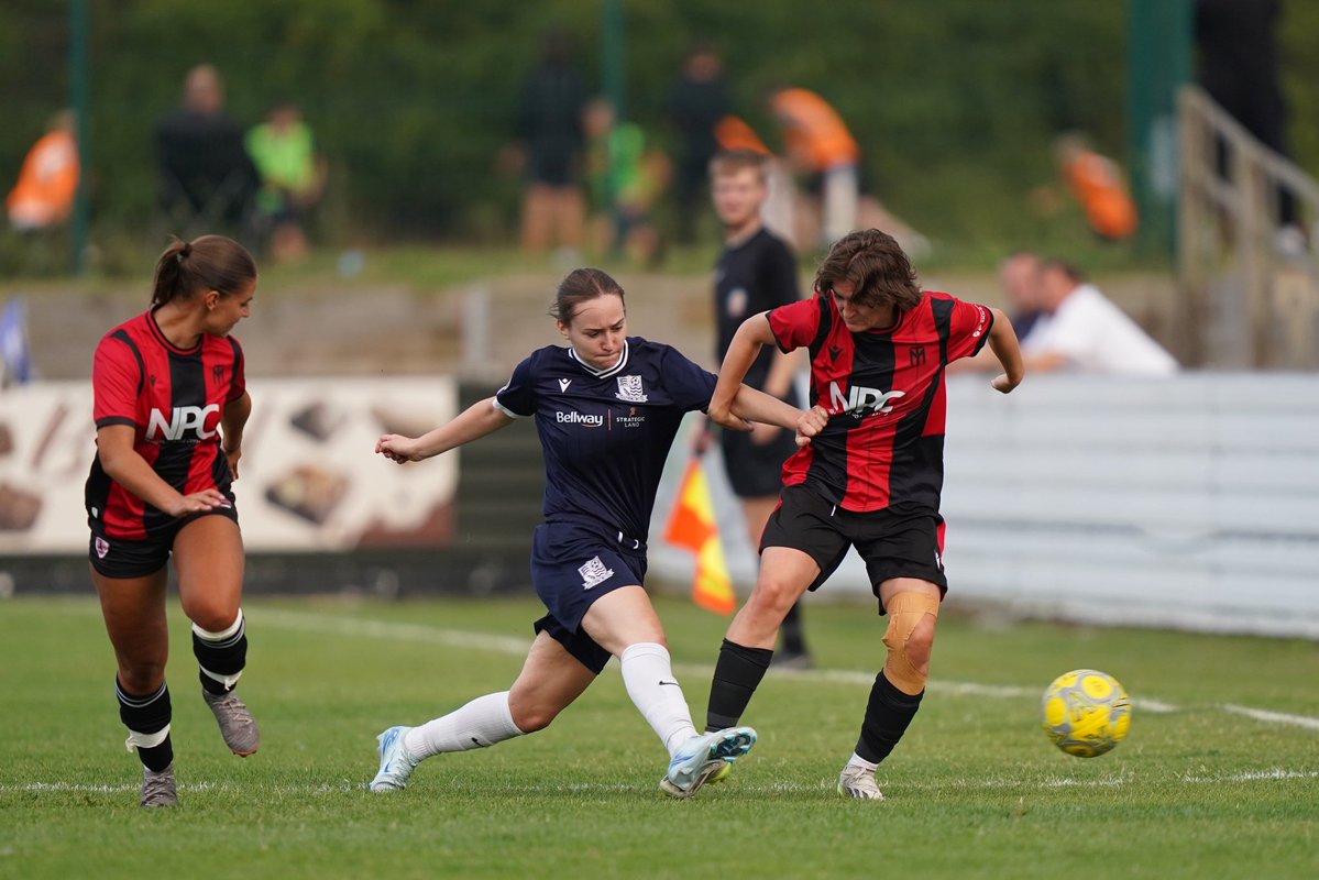 RoyWarner5's tweet image. A few images from yesterdays preseason friendly between @MandTWomenFC and @SouthendUtdLFC at @MaldonTiptreeFC