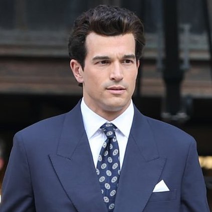 WayneG1939's tweet image. If you guys want to fancast Bruce purely based on looks, I don't think there's a single actor out there that looks more like Bruce Wayne (at least as drawn by Neal Adams, Jim Aparo, Steve Englehart, and Dan Mora) than this guy, Paul Kelly.
Hopefully his acting measures up.