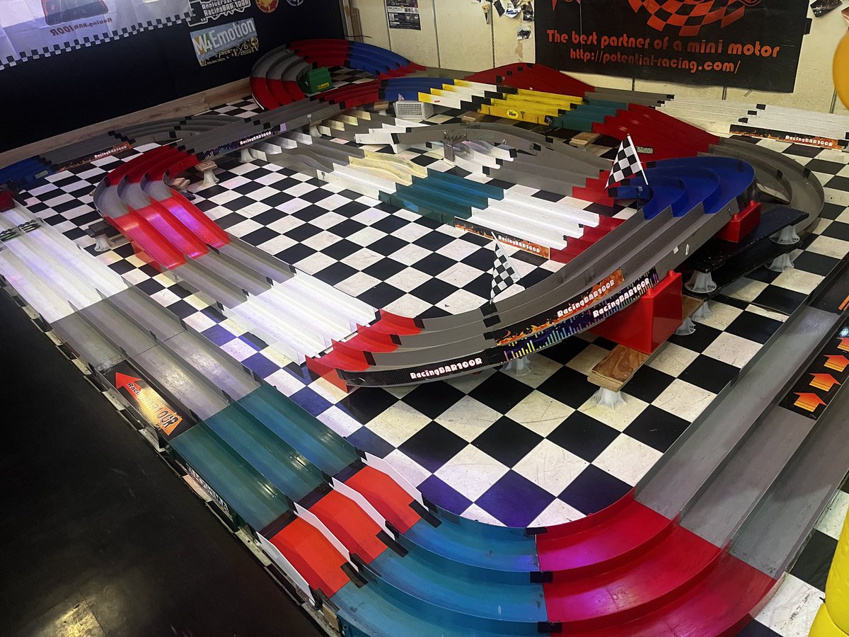 RacingBAR100R's tweet image. コースレイアウト変更

もうちょいで完成します