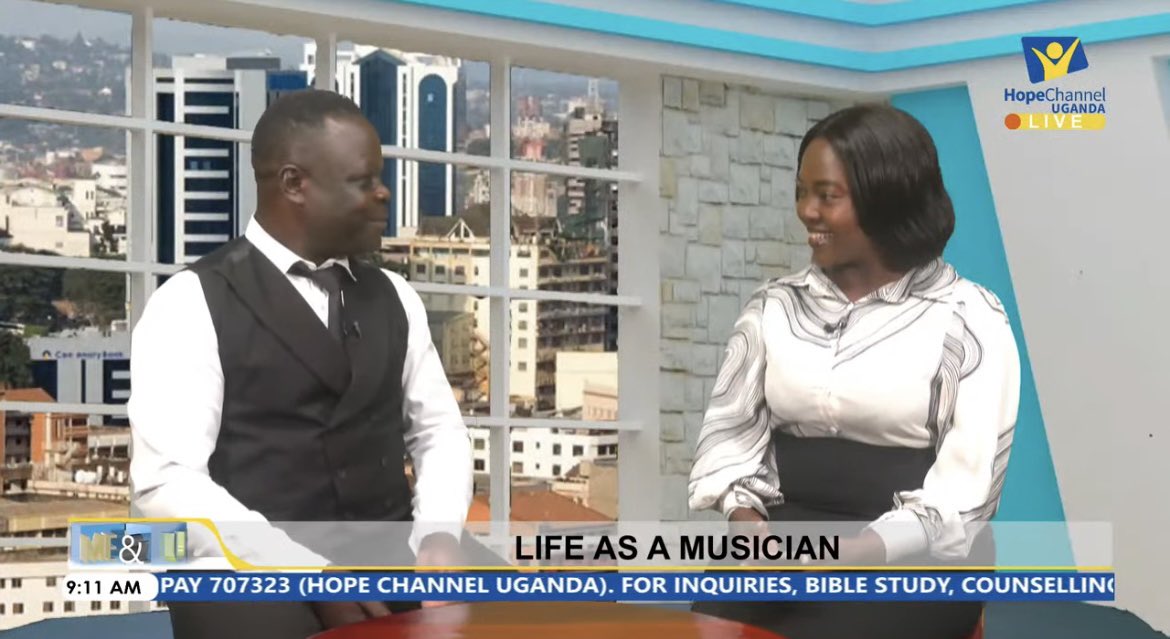 LIVE: Enock Kawaase yatandika okuyimba nga wa myaka mukaga. Agamba, abasomesa bebaleetanga okusomesa mu pulayimale baali batendesi ba Muzik oba enyimba. 

Mwewulirire: youtube.com/live/uT4-dct53…

#MEandYOU