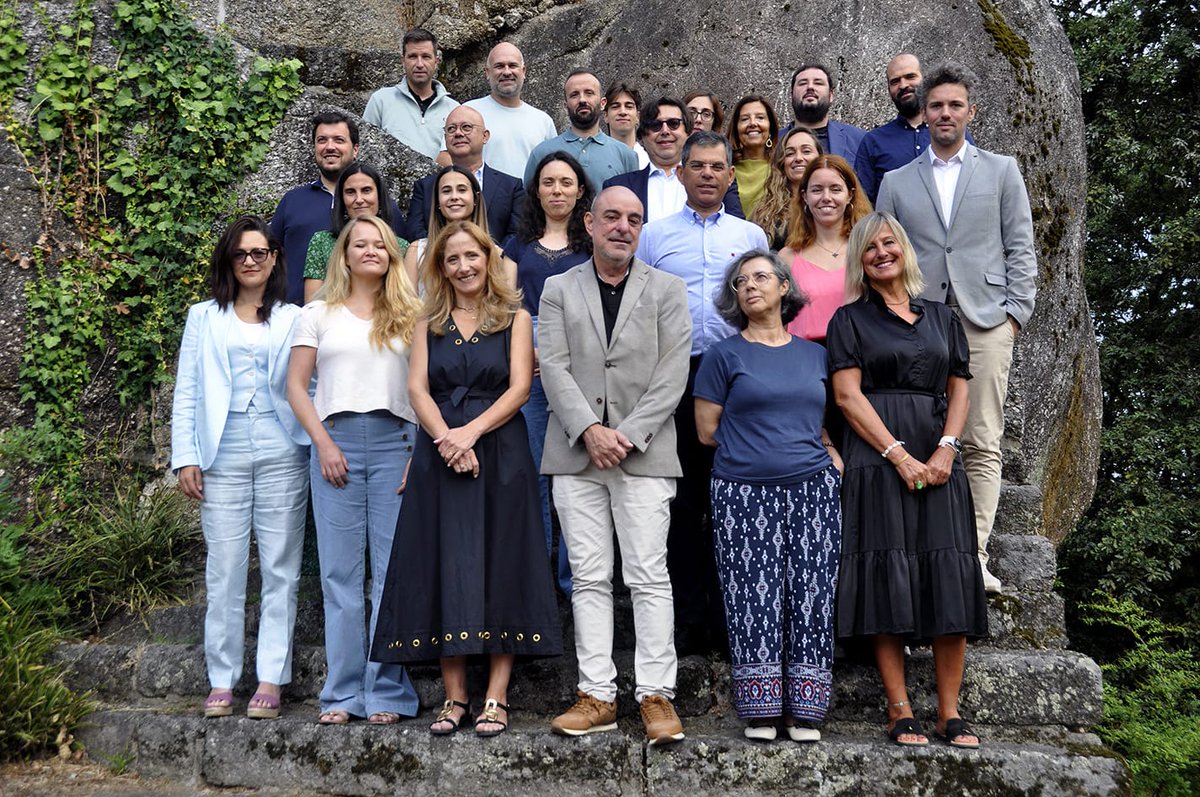 SODEBUR (@sodebur) on Twitter photo 📢 SODEBUR forma parte del partenariado del proyecto europeo #RuralSilverHubs para impulsar la economía plateada en el medio rural.
👵👨🦳 Innovación social, emprendimiento y empleo para frenar despoblación y mejorar servicios a mayores de 55 años.
🌍 Lanzamiento en Guimarães 📢 SODEBUR forma parte del partenariado del proyecto europeo #RuralSilverHubs para impulsar la economía plateada en el medio rural.
👵👨🦳 Innovación social, emprendimiento y empleo para frenar despoblación y mejorar servicios a mayores de 55 años.
🌍 Lanzamiento en Guimarães