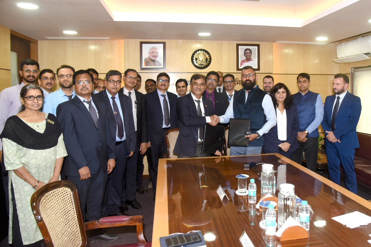 navalgroup_IN's tweet image. True to the spirit of #MakeInIndia: integration of indigenously designed systems onboard P75 Kalvari class submarines 🇮🇳⚓
@navalgroup and @MazagonDockLtd (MDL) extended their collaboration for the integration of indigenous propulsion system, developed by @DRDO_India, onboard…