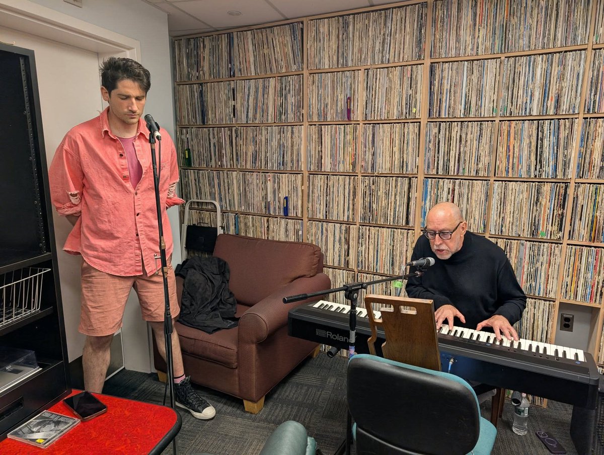 elvis_wiki's tweet image. Interview and performance by Steve Nieve, Kessada and Muriel Teodori on Salvage & Recovery Radio, including songs by Elvis Costello
Pt. 1 about 27 minutes in wusb.fm/archive?1Mon-2…
wusb.fm/archive?1Mon-2…