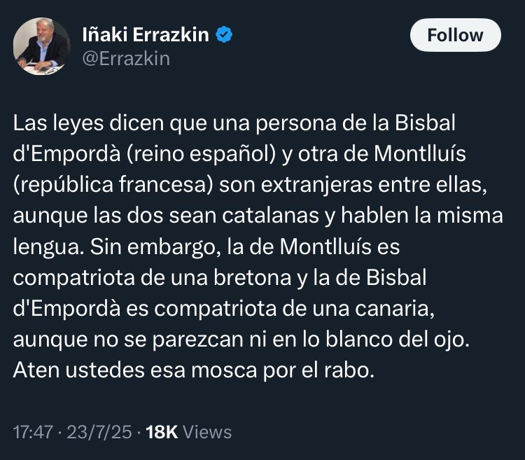 qtyop's tweet image. Tiene la kabeza vacía y la llena con moscas.