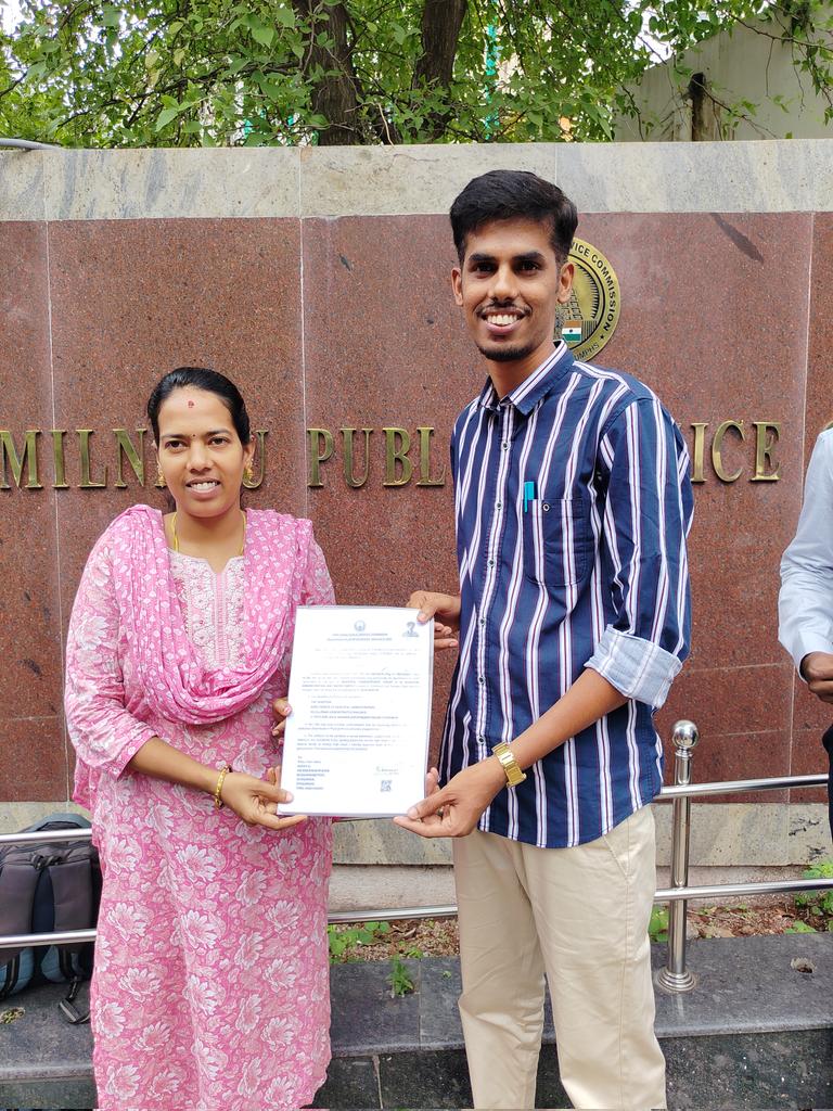 Aravinthdto's tweet image. நகராட்சி ஆணையர்
TNPSC தேர்வுக்கு படிக்கும் மாணவர்களின் One of the Dream Post.
TNPSC குரூப் 2 தேர்வில் வெற்றி பெற்று நகராட்சி ஆணையர் (Municipality Commissioner)பதவிக்கு தேர்ந்தெடுக்கப்பட்டுள்ள அன்பு சகோதரர் அசோக் அவர்களுக்கு என் மனமார்ந்த நல்வாழ்த்துக்களை தெரிவித்துக் கொள்கிறேன்