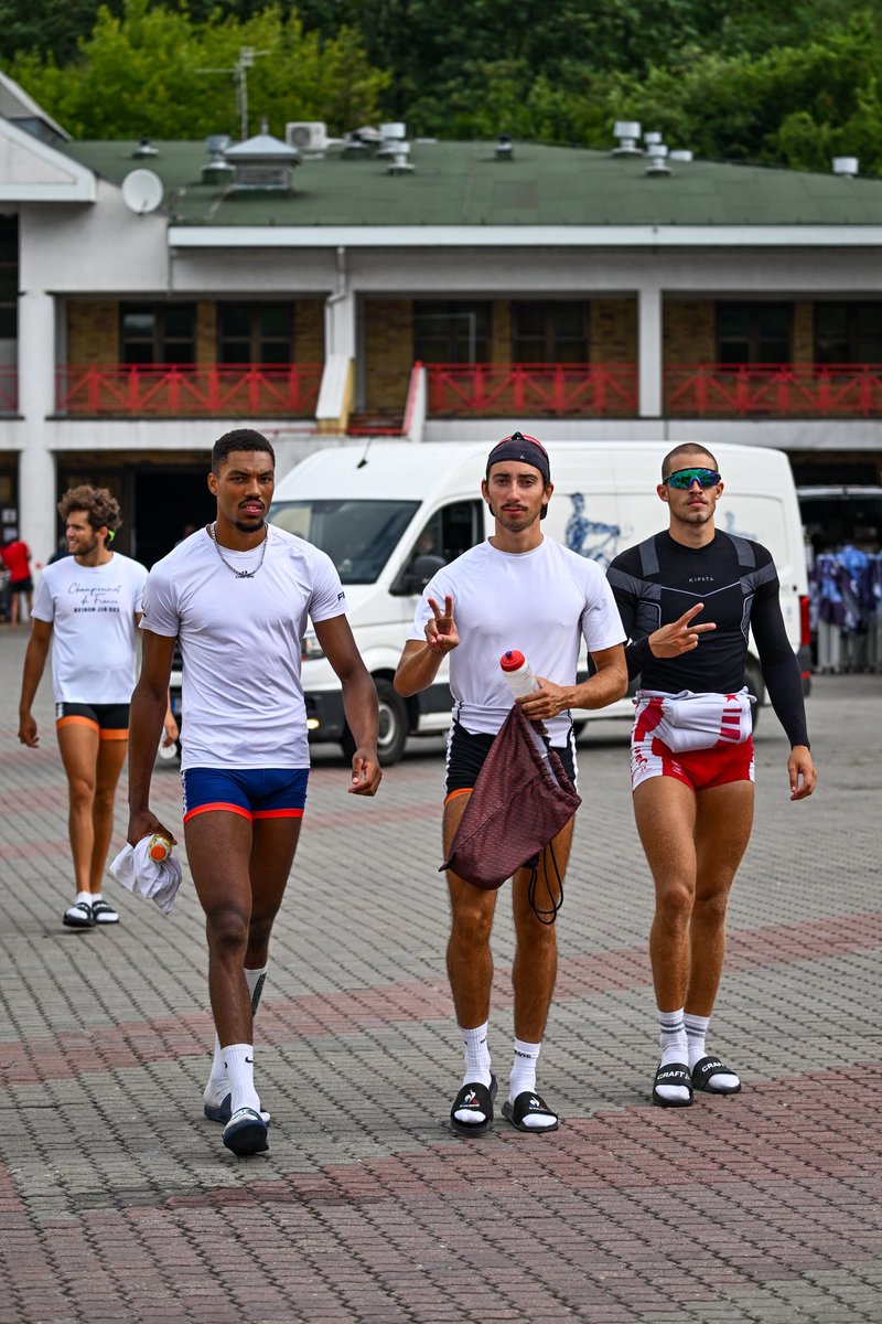 Fédération Française d'Aviron (@ffaviron) on Twitter photo Le programme des Français à Poznan 🇫🇷👇
À suivre ce jeudi, la fin des séries et cinq équipages français engagés ! 
Suivez les courses en direct sur le site de World Rowing 👉 worldrowing.com/event/2025-wor…
-----
📸 Julia Kowacic
<a href="/CNR_Officiel/">CNR</a> <a href="/MAIF/">MAIF</a> <a href="/Craftsportsfr/">Craft Sportswear Fr</a>
#FranceAviron Le programme des Français à Poznan 🇫🇷👇
À suivre ce jeudi, la fin des séries et cinq équipages français engagés ! 
Suivez les courses en direct sur le site de World Rowing 👉 worldrowing.com/event/2025-wor…
-----
📸 Julia Kowacic
<a href="/CNR_Officiel/">CNR</a> <a href="/MAIF/">MAIF</a> <a href="/Craftsportsfr/">Craft Sportswear Fr</a>
#FranceAviron