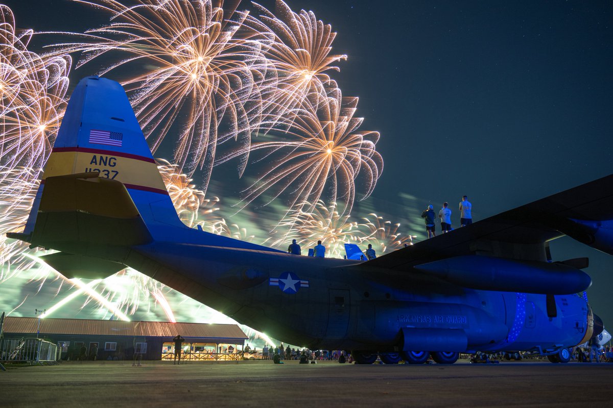 kentarou_f15's tweet image. oshkosh night show