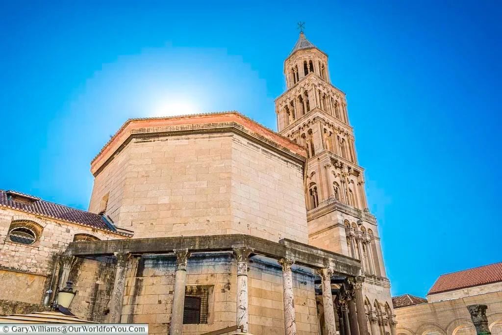 OurWorldforYou's tweet photo. A few years ago, we toured the enchanting country of Croatia & visited some amazing places. Six of which were UNESCO sites; if you’re planning a trip to the shores of the Adriatic, try & squeeze in a few of these locations @Croatia_hr #CroatiaFullOfMagic https://t.co/GfzZFy5xwr https://t.co/Q0JGMng5Ho