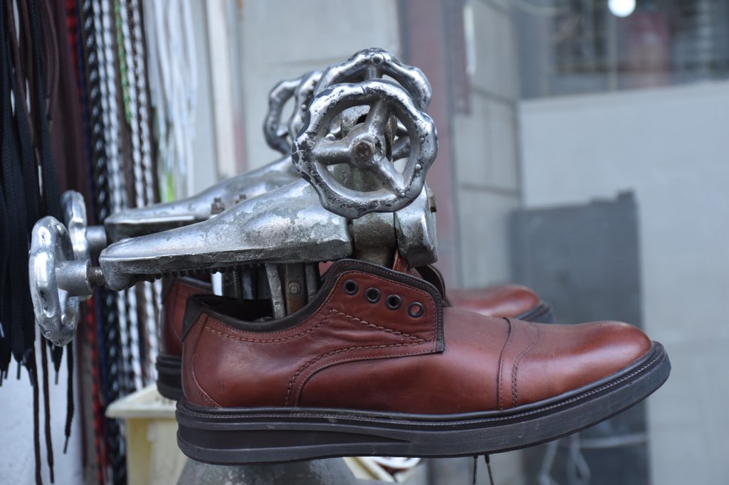Sen_murv's tweet image. GM GM 🔥😎☀️
Do you believe you can kinda guess someone’s personality from their shoes?😎🤔