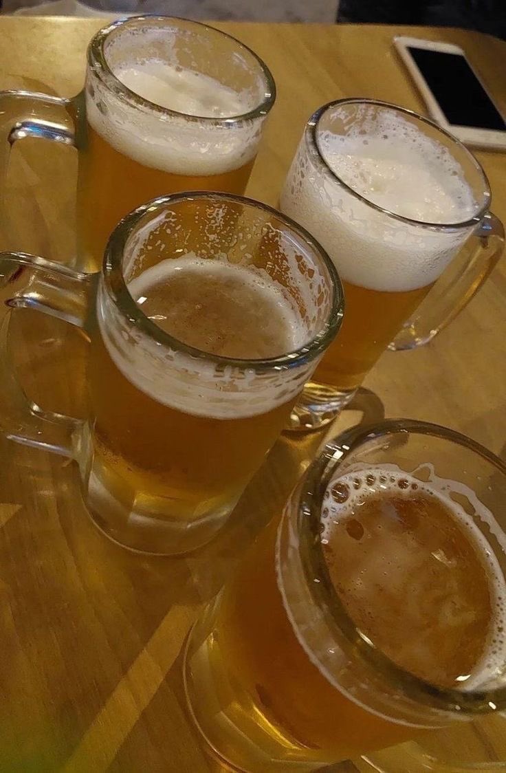 elmxrron's tweet photo. pretty boys🍺 https://t.co/mp3qZ9JUHs