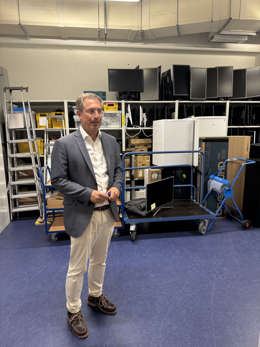 rixa_fursen's tweet image. Noch gibt es sie, die FDP im Bundestag. @StephanThomae hat mich mitgenommen in den Keller des Jakob-Kaiser-Hauses – ins Bermuda-Dreieck –, wo die Überreste der Fraktion langsam verschwinden. Zu lesen und zu hören hier: pod.link/1745363926