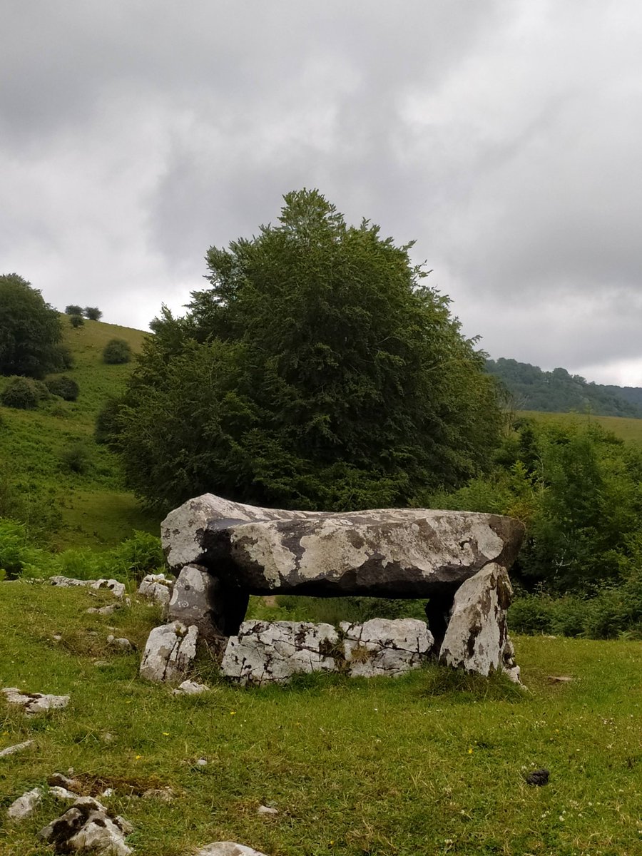Enirio-Aralar
"Jentilarri" trikuharria.