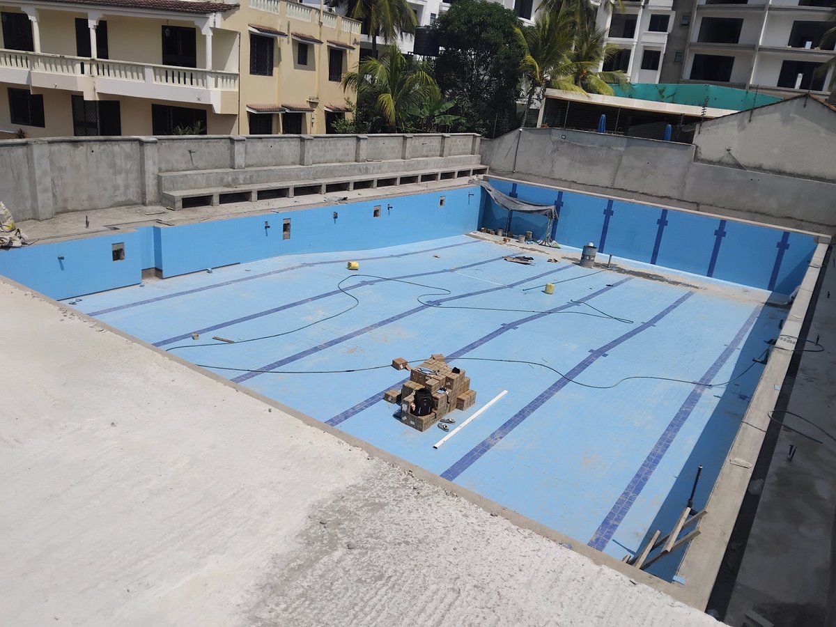 jinakubwa001's tweet image. I&apos;m almost done with my 25x15m pool project — clean lines and bold vision. Something fresh, great, stay tuned  💧🔨 #Construction #PoolProject
